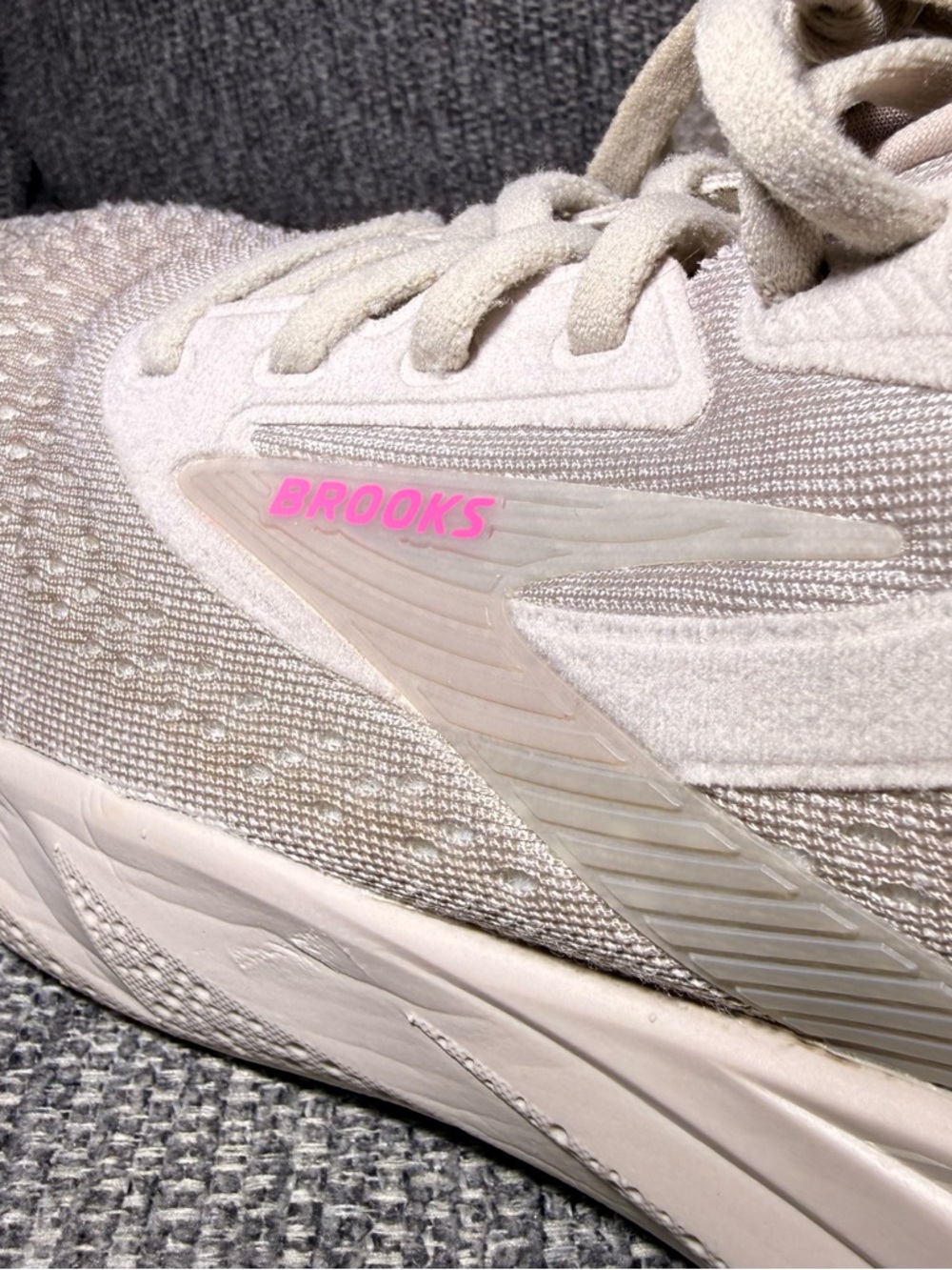 BROOKS  Women’s Adrenaline GTS 24 Running Shoes Chateau Grey Coconut Pink Size 9 - Picture 8 of 14